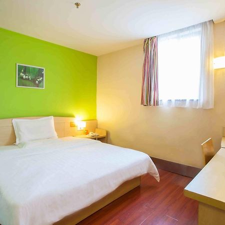 7Days Inn West Liaoyang Road Carrefour Qingdao Esterno foto
