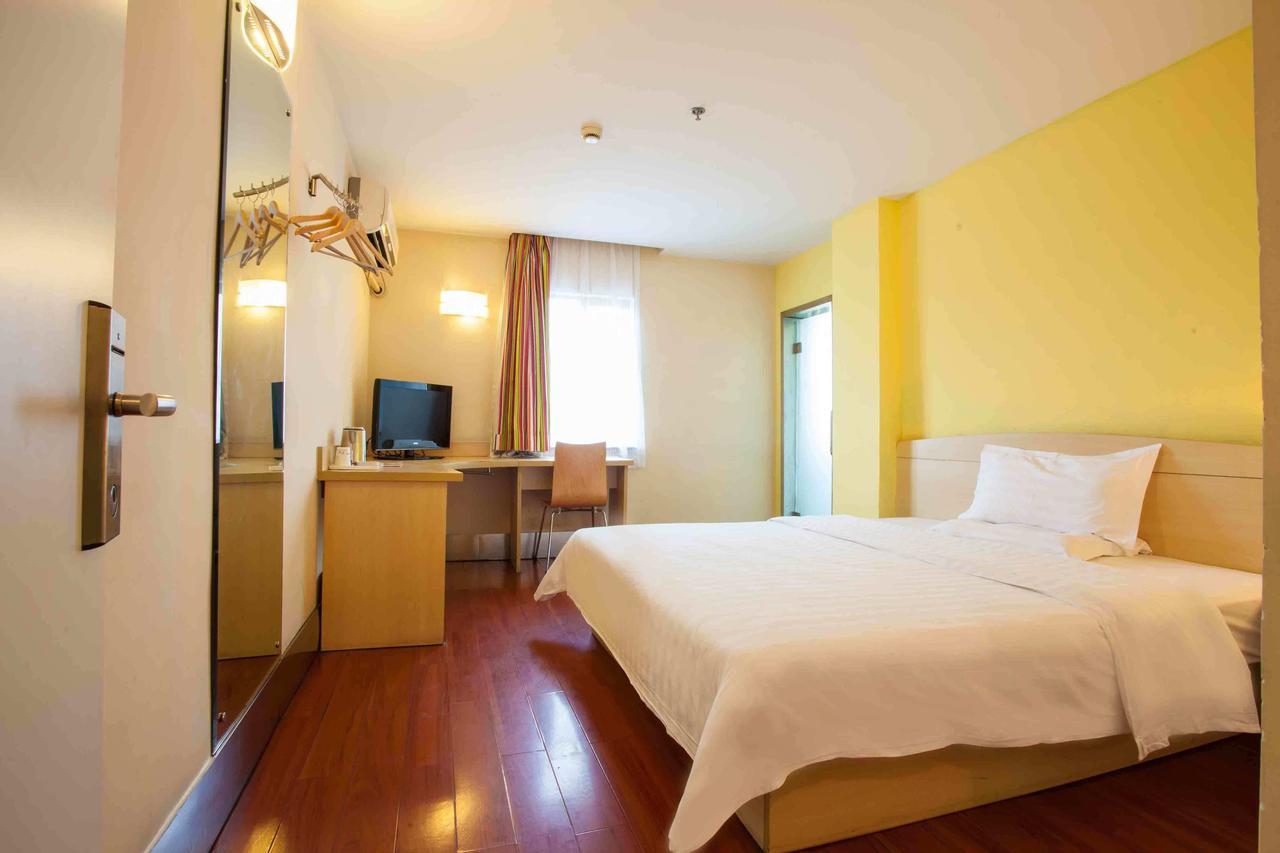 7Days Inn West Liaoyang Road Carrefour Qingdao Esterno foto