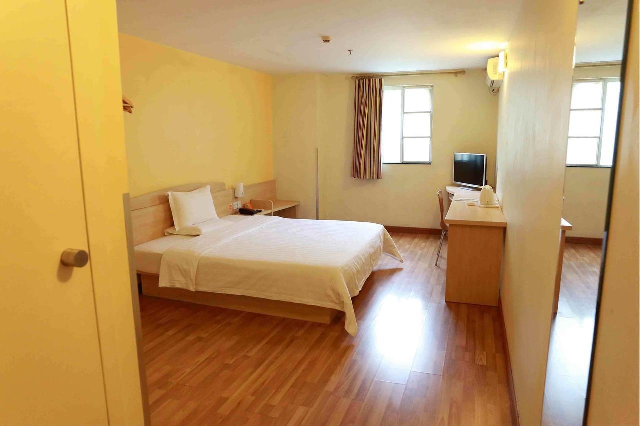 7Days Inn West Liaoyang Road Carrefour Qingdao Esterno foto