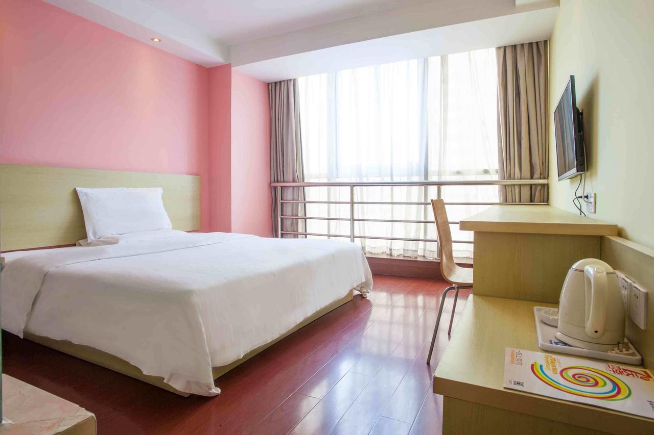 7Days Inn West Liaoyang Road Carrefour Qingdao Esterno foto