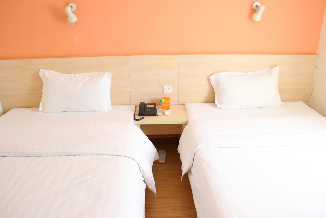 7Days Inn West Liaoyang Road Carrefour Qingdao Esterno foto
