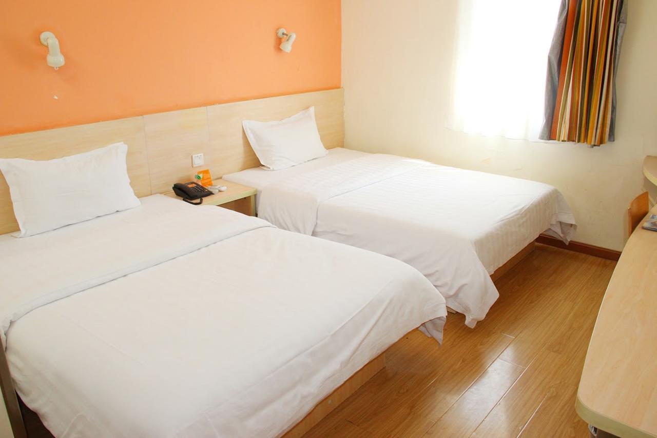 7Days Inn West Liaoyang Road Carrefour Qingdao Esterno foto
