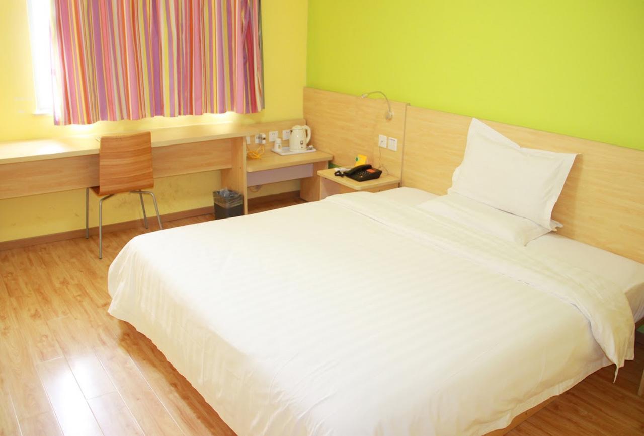 7Days Inn West Liaoyang Road Carrefour Qingdao Esterno foto